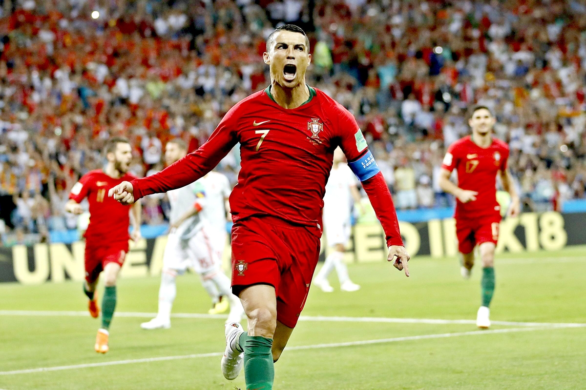 Ứng dụng Ronaldo Wallpapers  Hình nền Ronaldo mới 2020  Link tải free  cách sử dụng