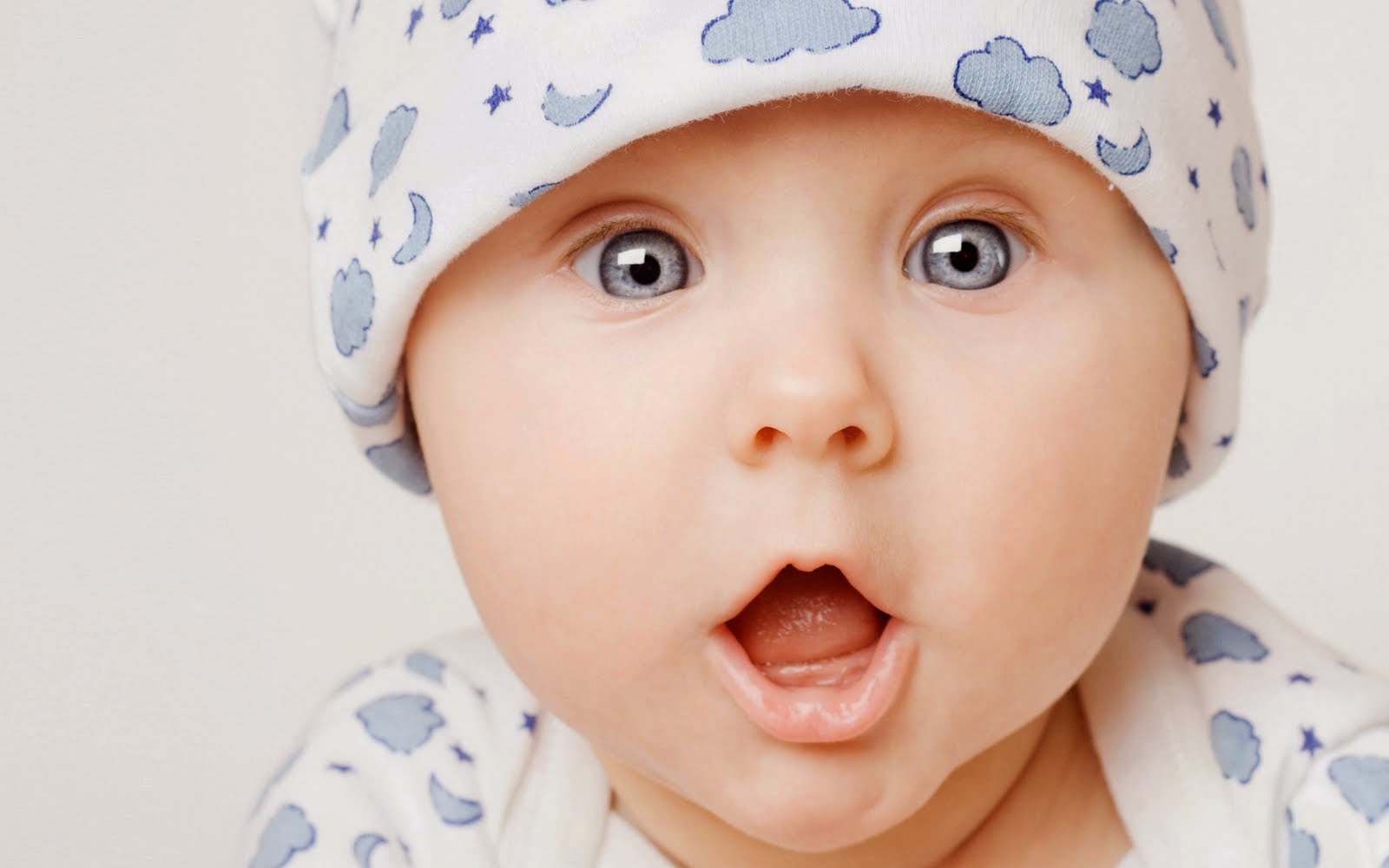 120 Hình nền em bé dễ thương màu đẹp cho máy tính | VFO.VN
