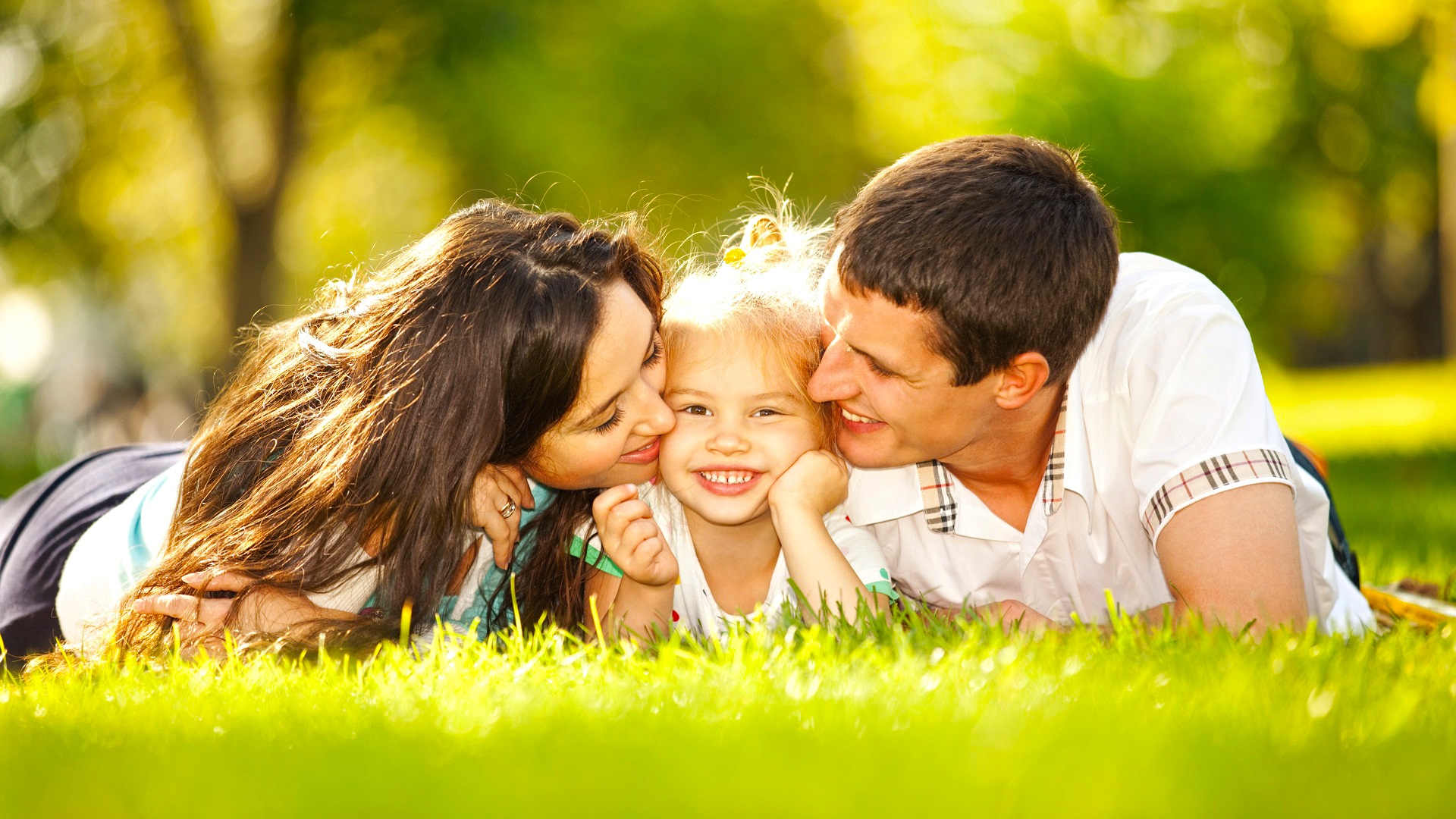 50 Hình ảnh gia đình hạnh phúc đẹp ý nghĩa và ấm cúng 5
