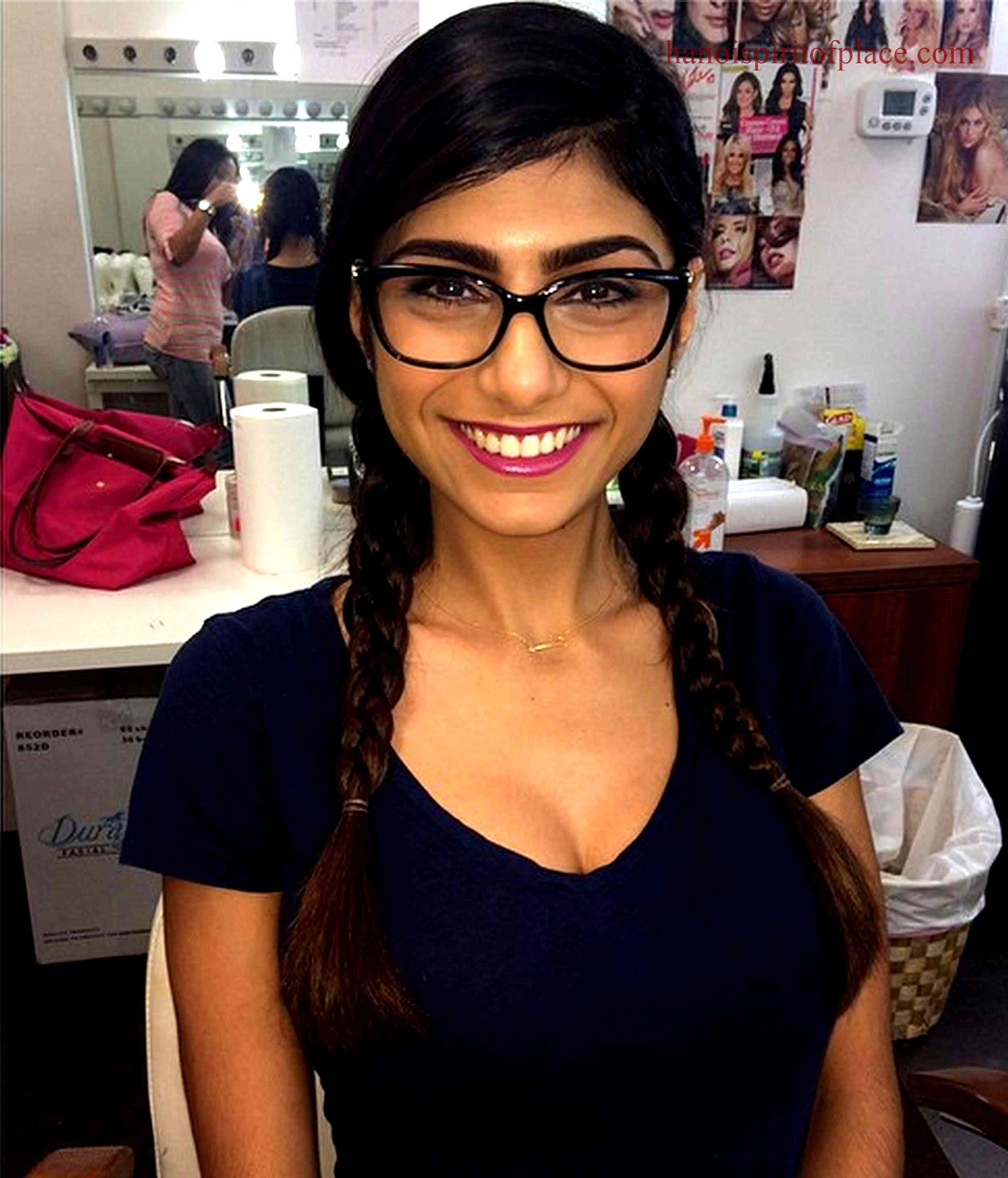 Professional Details on Mia Khalifa's LinkedIn Profile