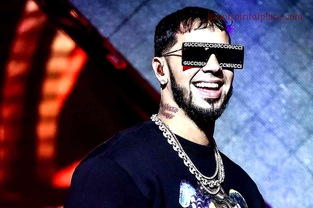 Anuel's upbringing and family background