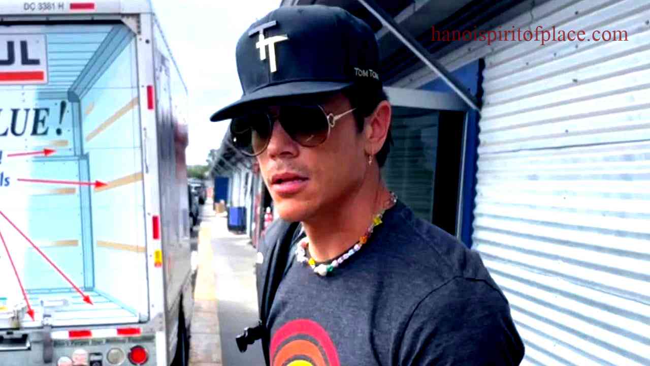 Tom Sandoval TShirt Comment Clip: Revealing the Viral Moment!