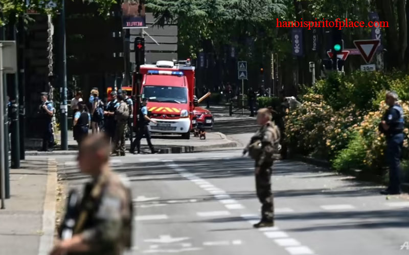 France stabbing video