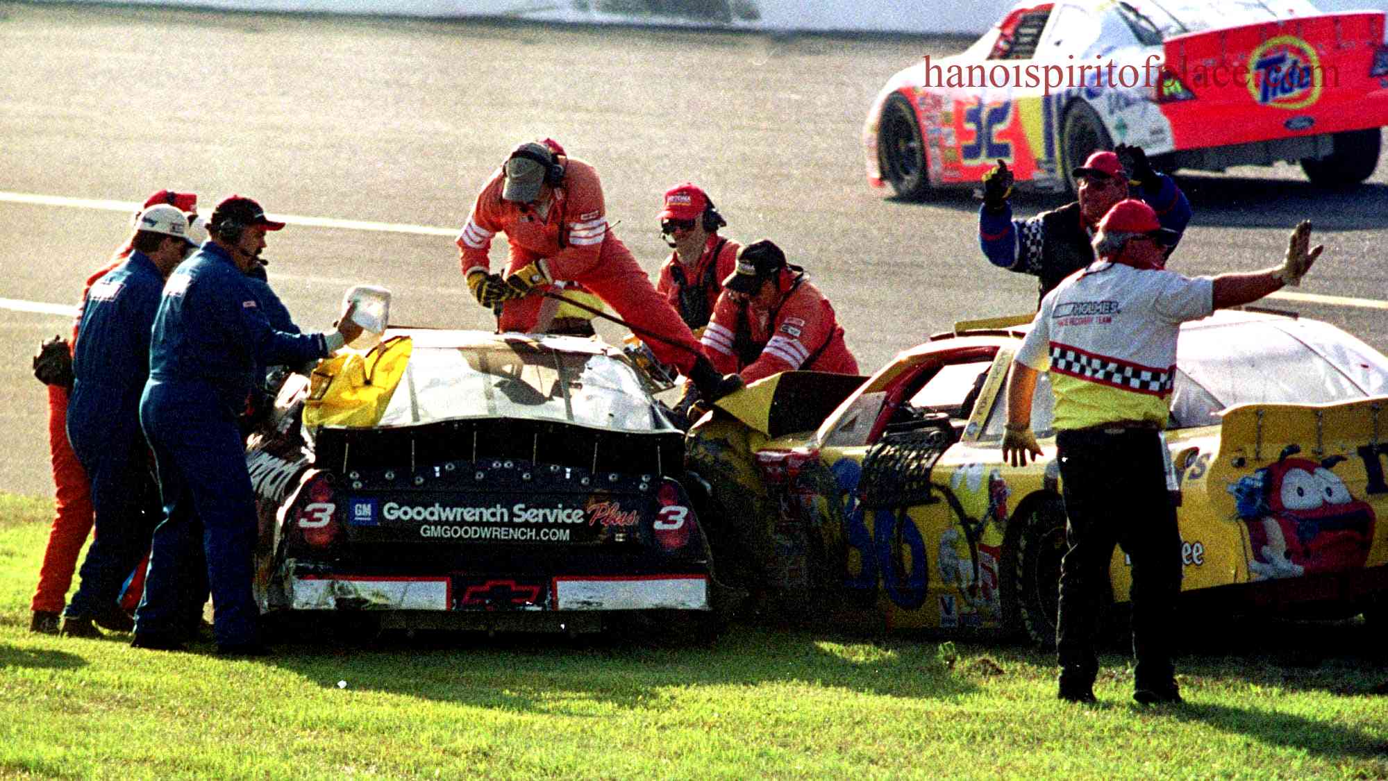 The Tragic Event: Dale Earnhardt's Fatal Crash