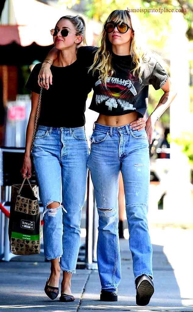 Miley Cyrus Kaitlynn Carter Photos: Unforgettable Moments