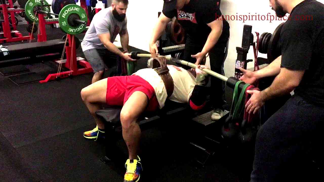 Importance of understanding the risks associated with bench press