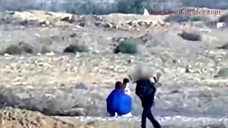 video Palestinians strip the corpse of an woman Livegore